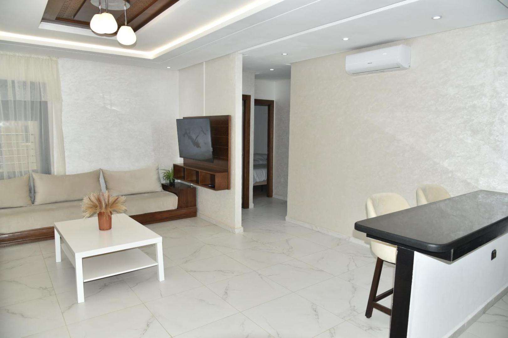 Bright 3-Br In Heart Of Kenitra-Perfect Summer Stay With Parking! Eksteriør bilde